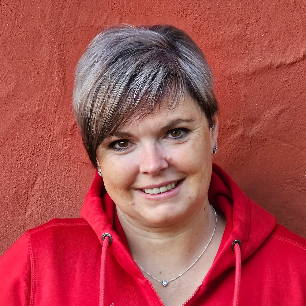 Team 8 Denise Zwetsch (Büromanagement)